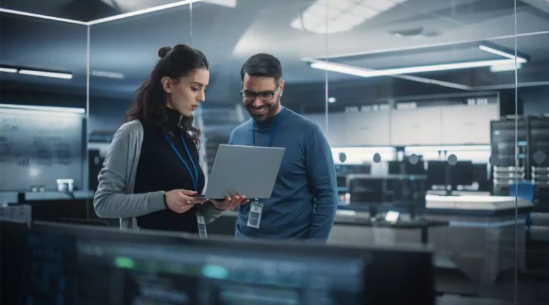 La IA no destruye empleos tech en México, la falta de talento sí