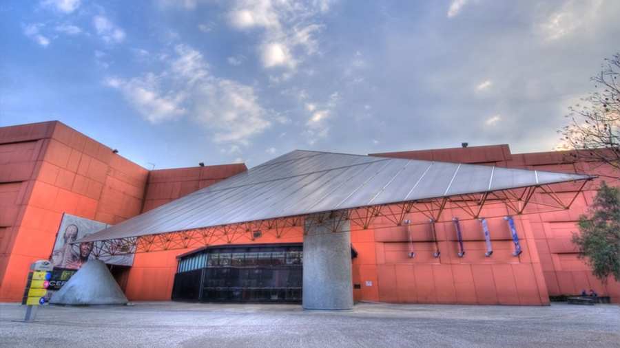 ¿Te interesa la ciencia? Así puedes obtener una beca de la UNAM