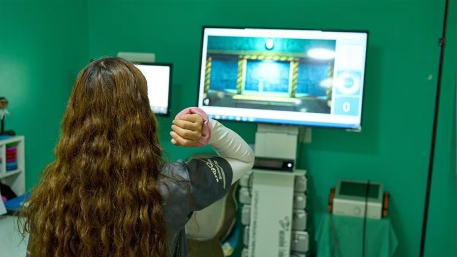 Sensores y realidad virtual mejoran fisioterapia en México