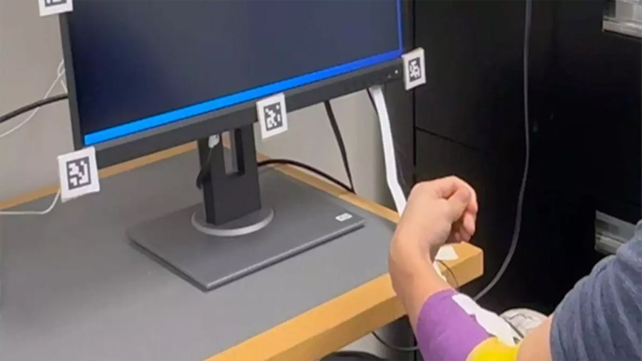 Crean interfaces neuronales que permiten controlar dispositivos e implantes con el pensamiento